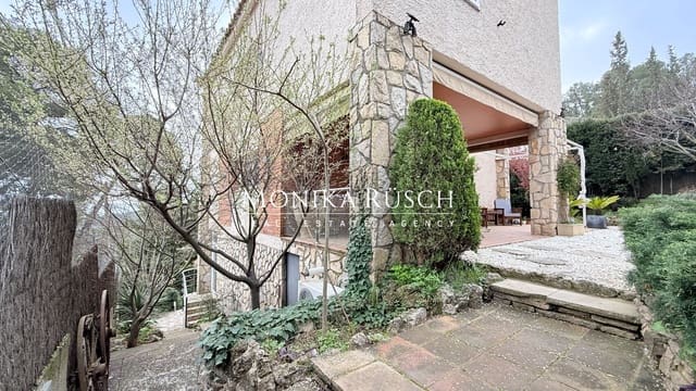 4 slaapkamer Villa te koop in Pallejà met zwembad garage - € 580.000 (Ref: 9629586)