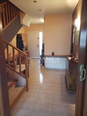 4 bedroom Semi-detached Villa for sale in La Palma de Cervelló with garage - € 475,000 (Ref: 9655635)