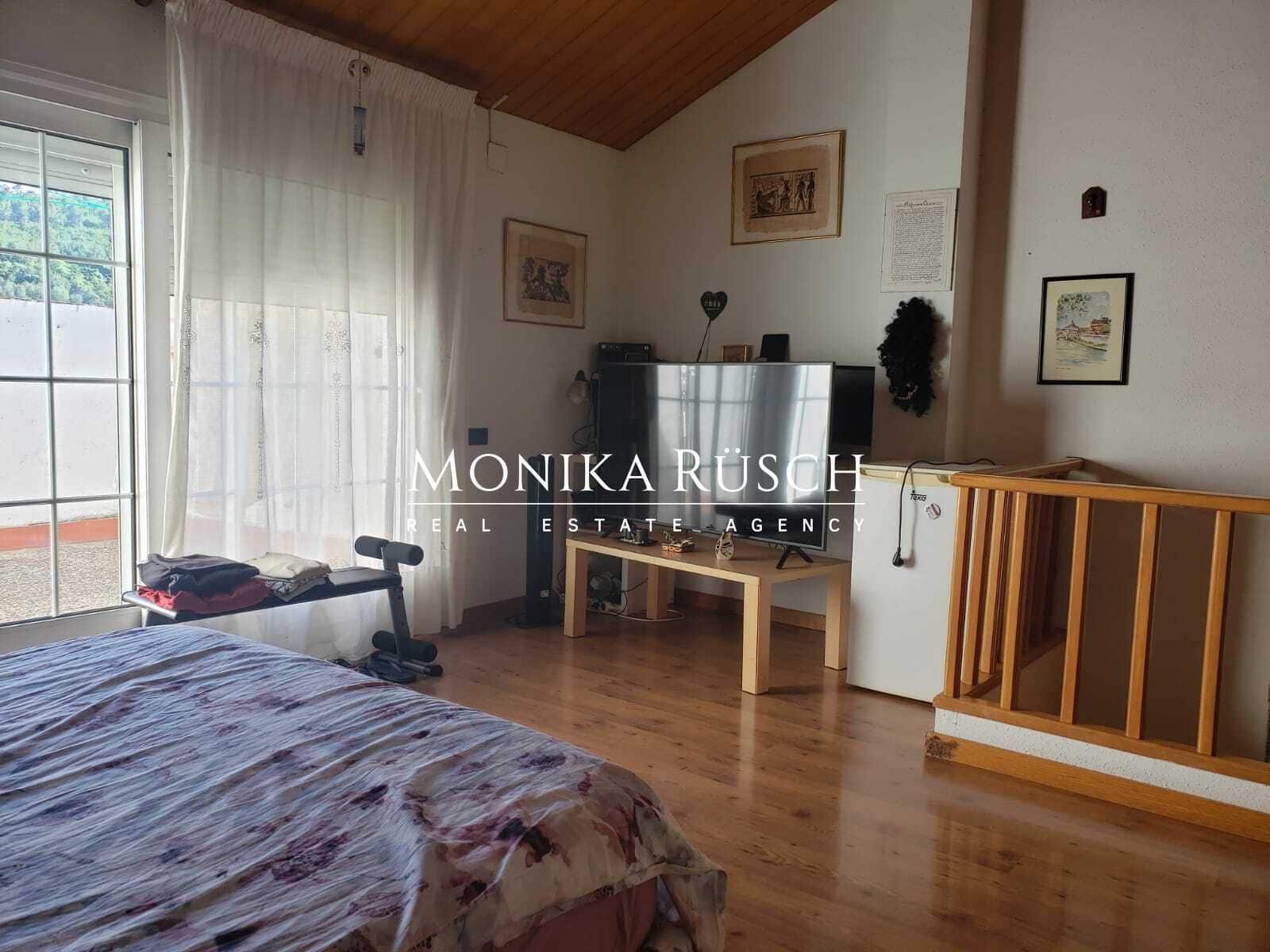 4 slaapkamer Halfvrijstaande villa te koop in La Palma de Cervello met garage - € 475.000 (Ref: 9655635)