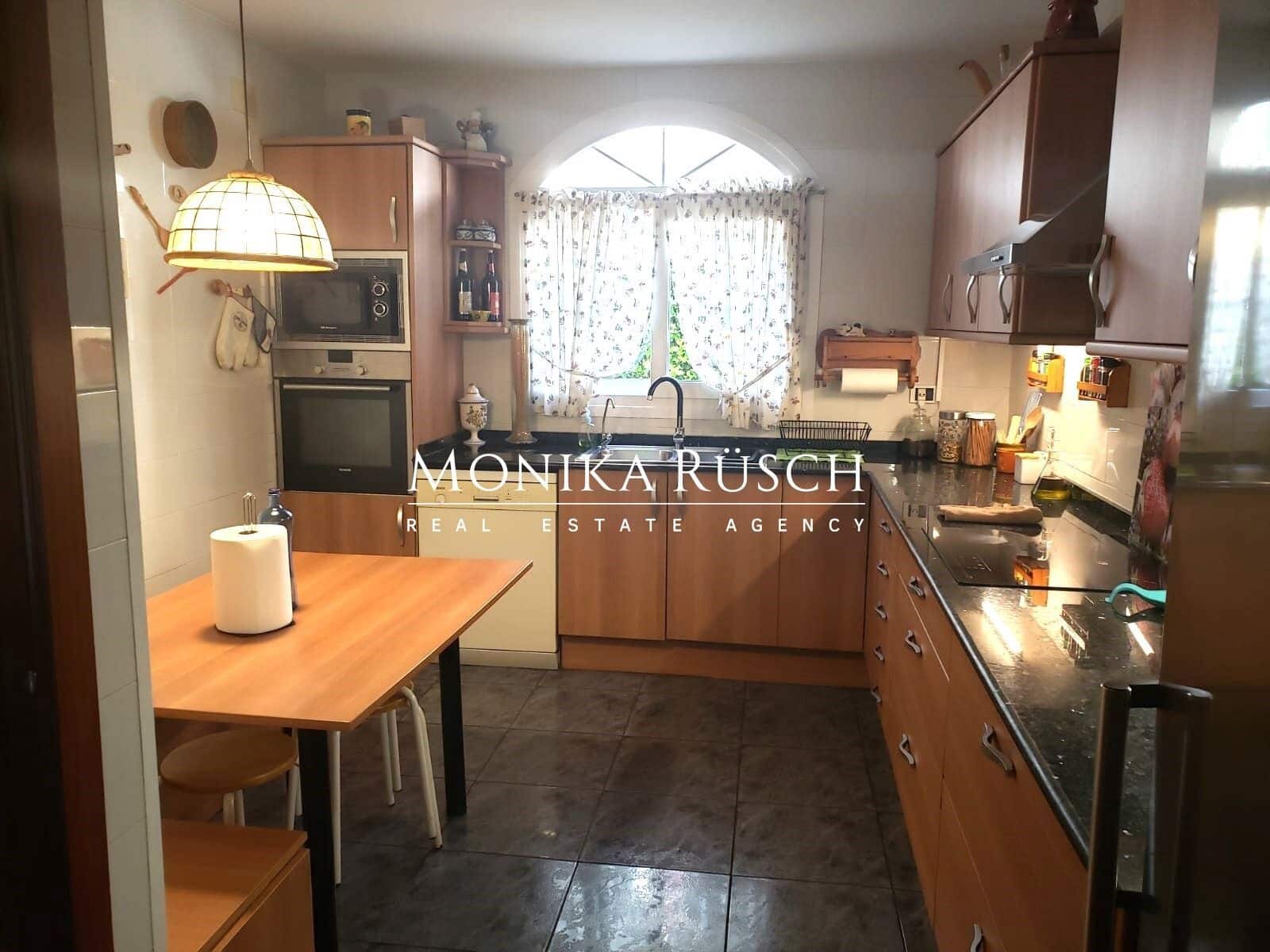 4 slaapkamer Halfvrijstaande villa te koop in La Palma de Cervello met garage - € 475.000 (Ref: 9655635)