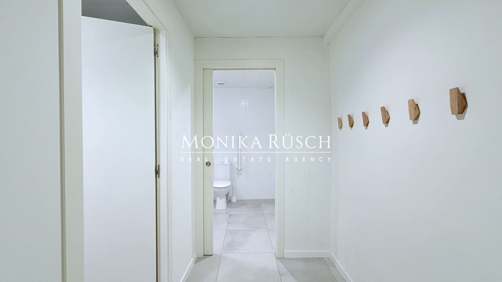 Commercial for rent in Barcelona city - € 2,900 (Ref: 9694668)