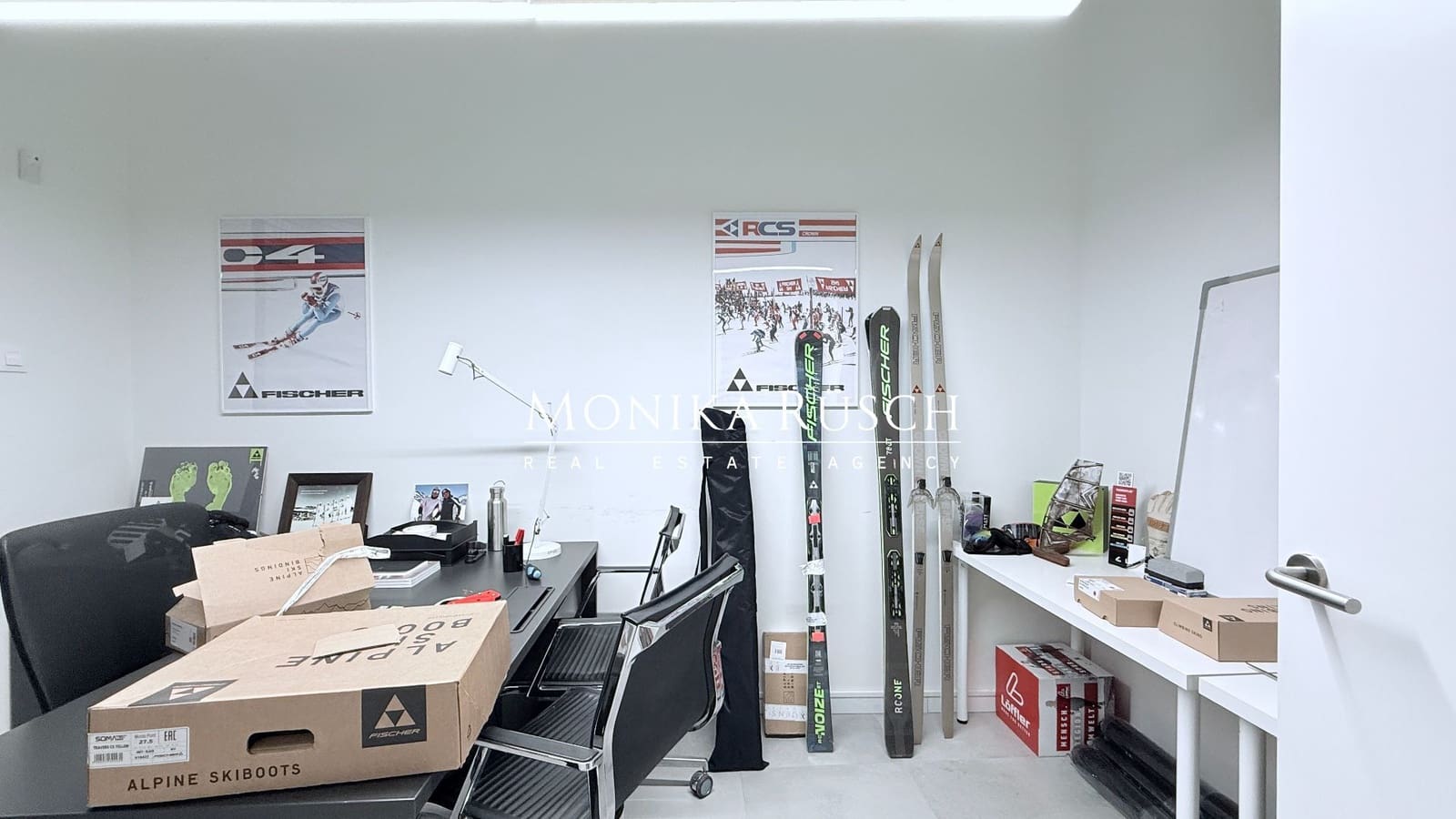 Commercial for rent in Barcelona city - € 2,900 (Ref: 9694668)