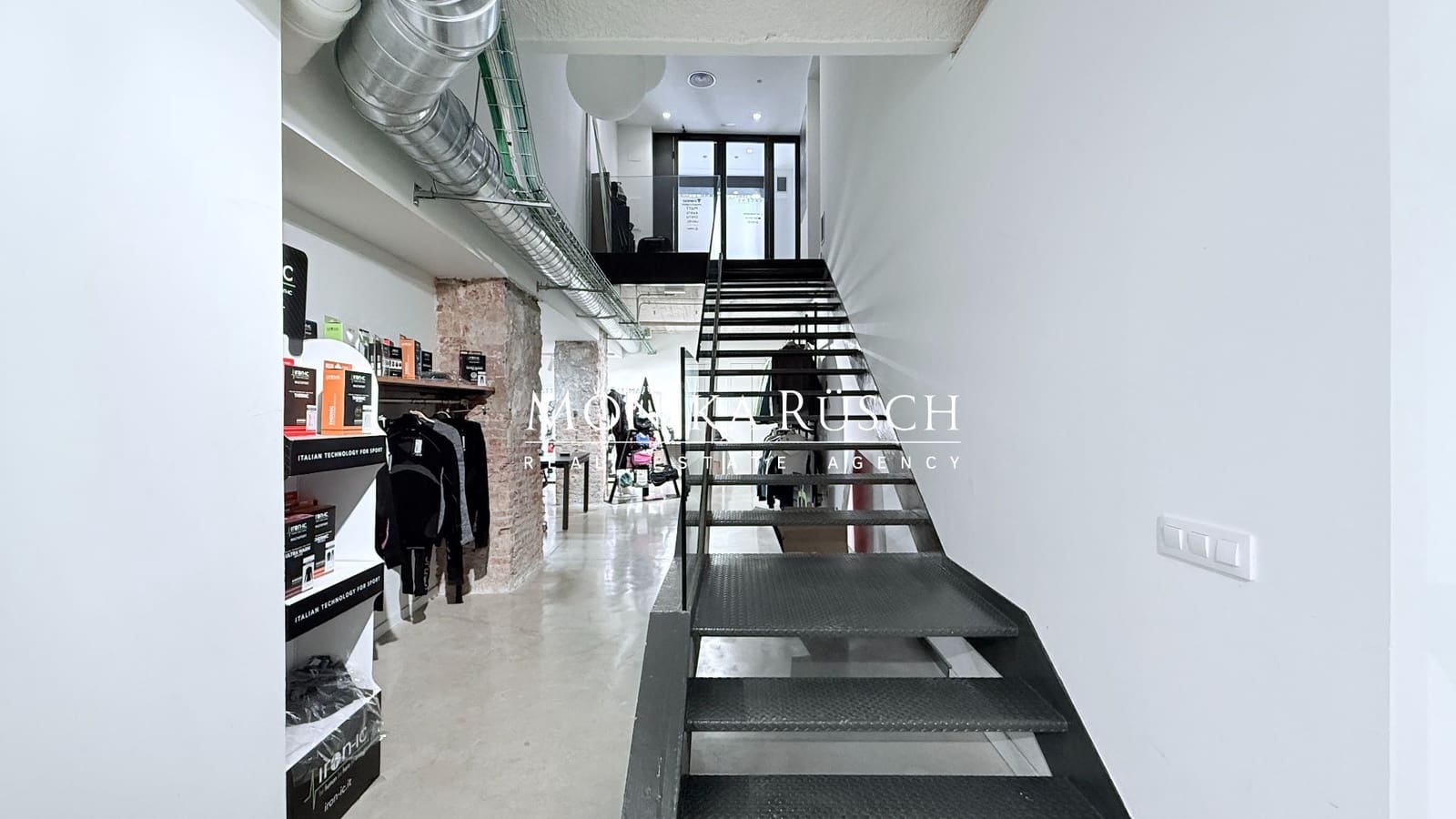 Commercial for rent in Barcelona city - € 2,900 (Ref: 9694668)