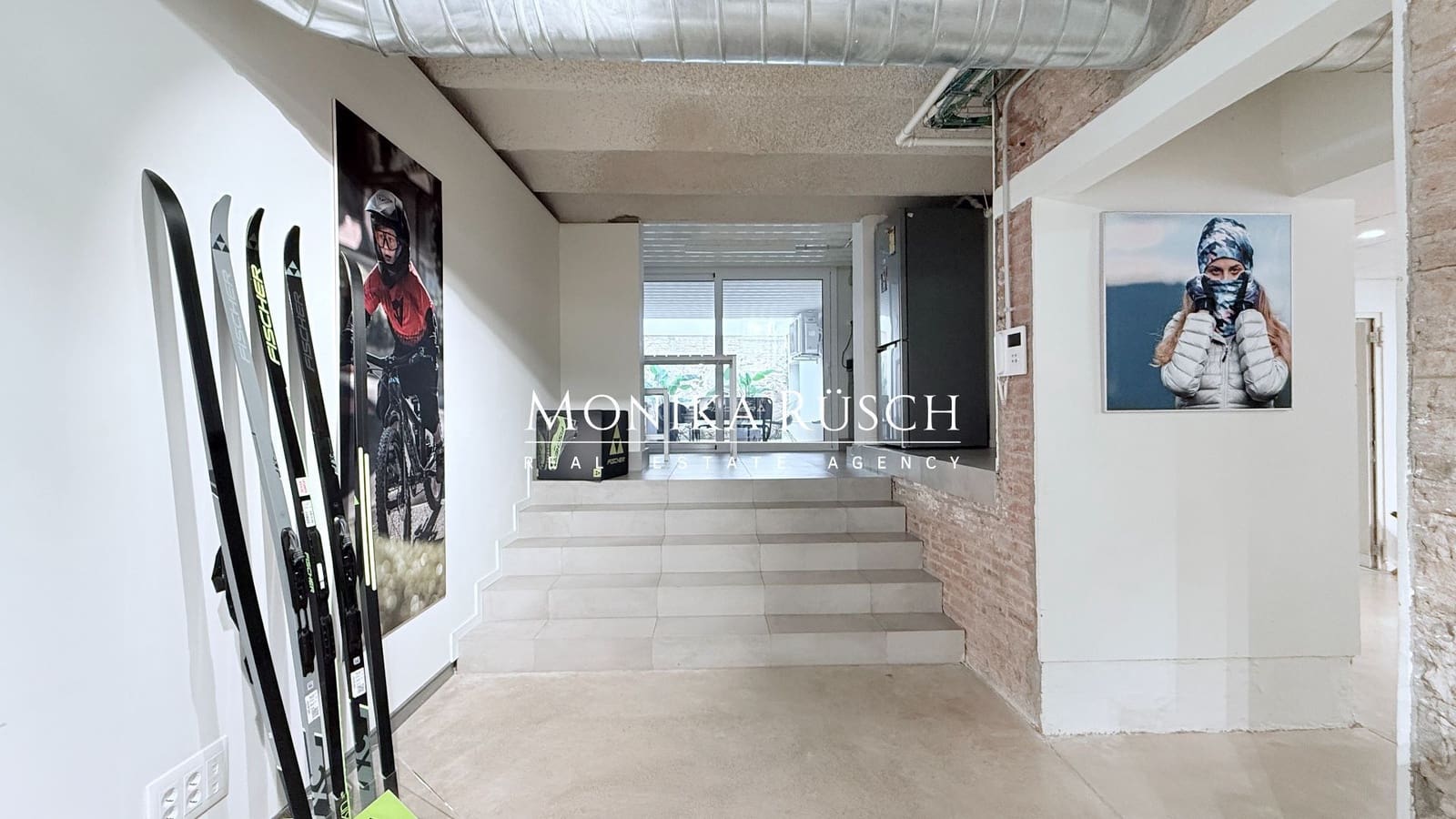 Commercial for rent in Barcelona city - € 2,900 (Ref: 9694668)