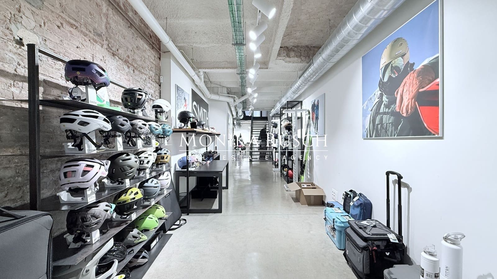 Commercial for rent in Barcelona city - € 2,900 (Ref: 9694668)