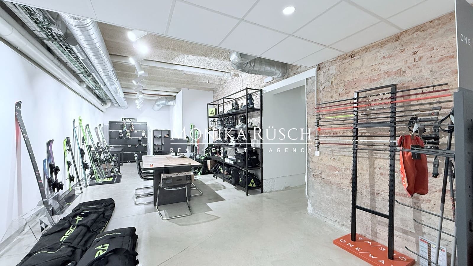 Commercial for rent in Barcelona city - € 2,900 (Ref: 9694668)