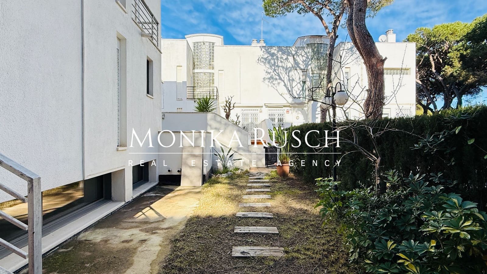 5 quarto Moradia para venda em Gava com piscina garagem - 1 390 000 € (Ref: 9694670)