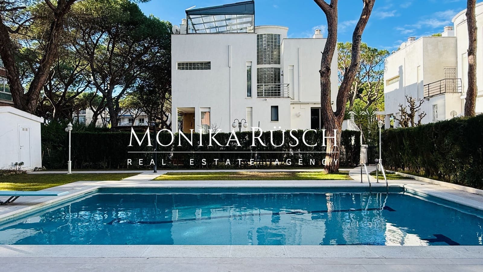 5 quarto Moradia para venda em Gava com piscina garagem - 1 390 000 € (Ref: 9694670)