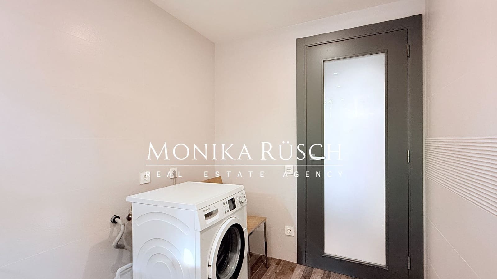 5 quarto Moradia para venda em Gava com piscina garagem - 1 390 000 € (Ref: 9694670)