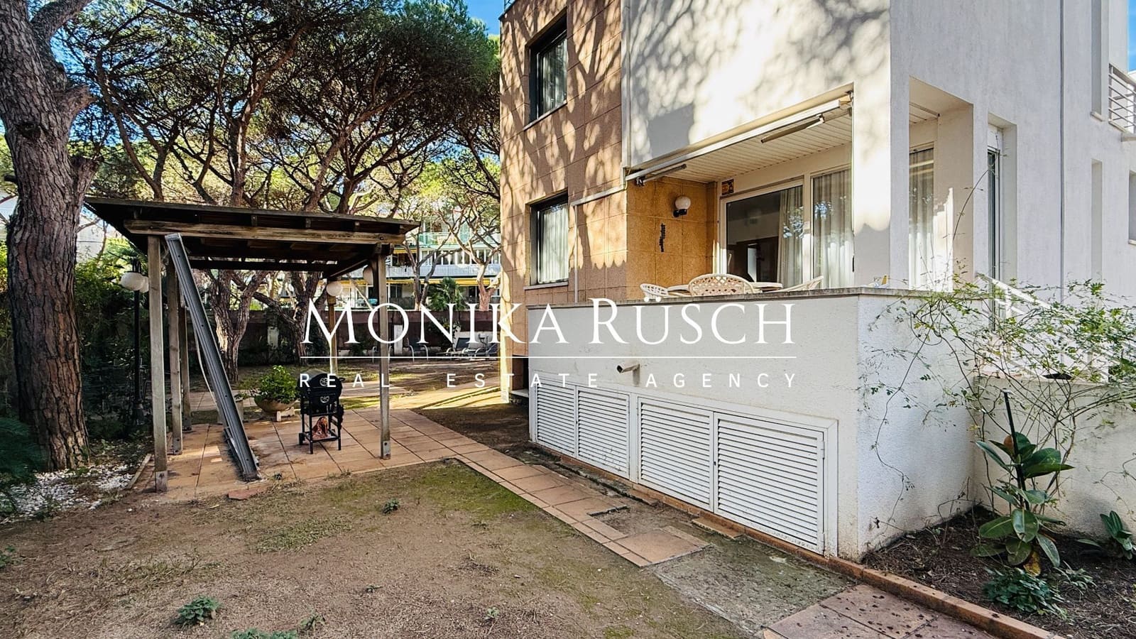 5 quarto Moradia para venda em Gava com piscina garagem - 1 390 000 € (Ref: 9694670)