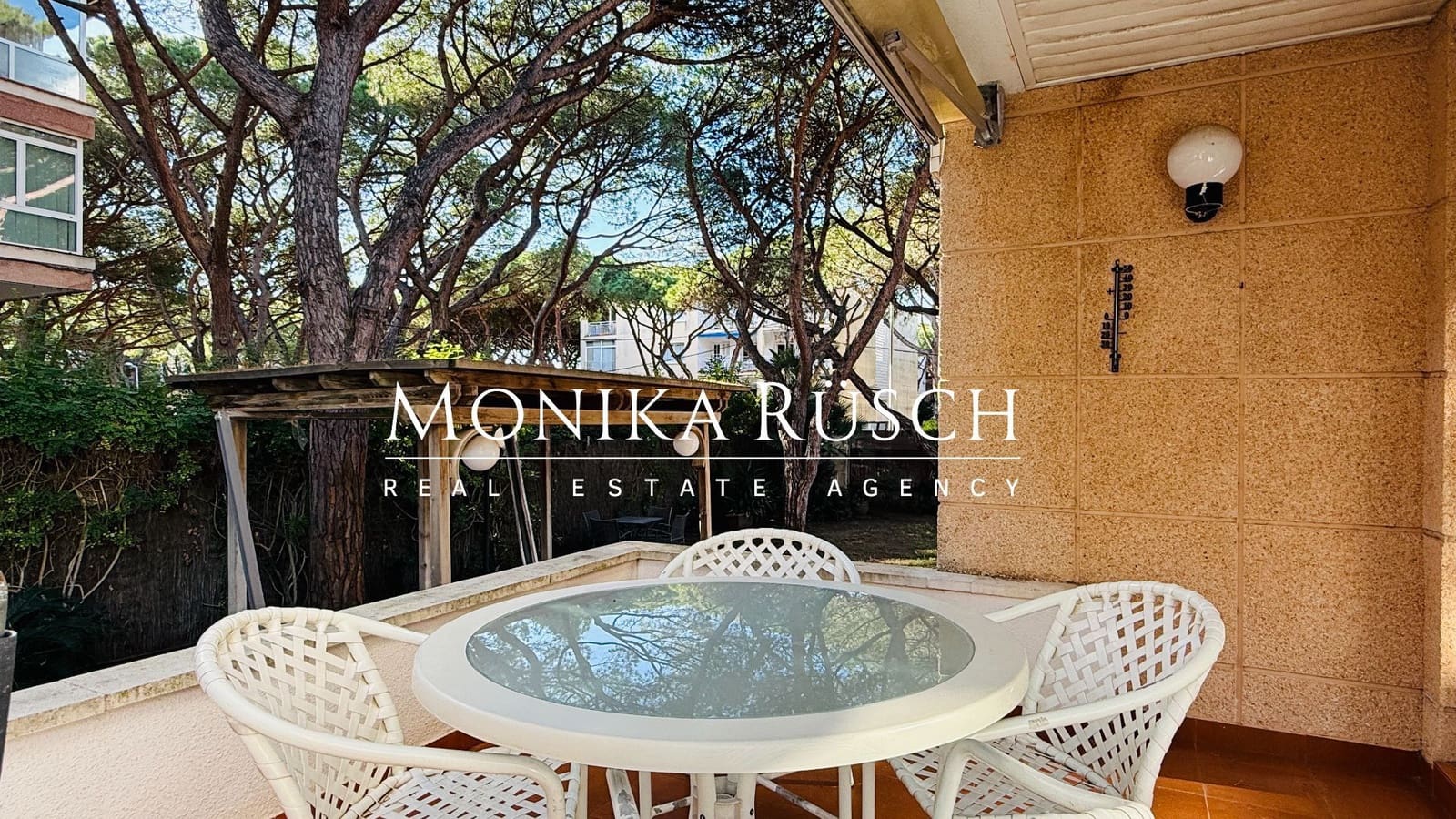 5 quarto Moradia para venda em Gava com piscina garagem - 1 390 000 € (Ref: 9694670)