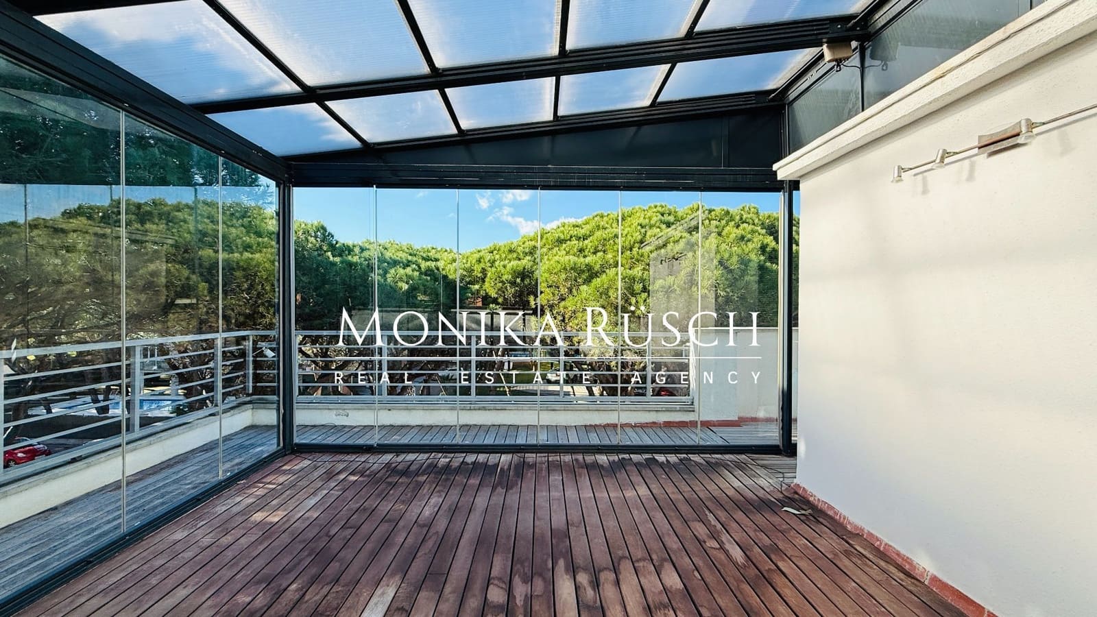 5 quarto Moradia para venda em Gava com piscina garagem - 1 390 000 € (Ref: 9694670)