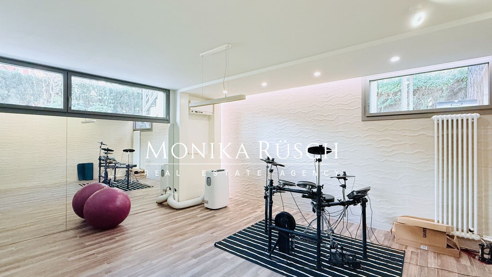 5 quarto Moradia para venda em Gava com piscina garagem - 1 390 000 € (Ref: 9694670)