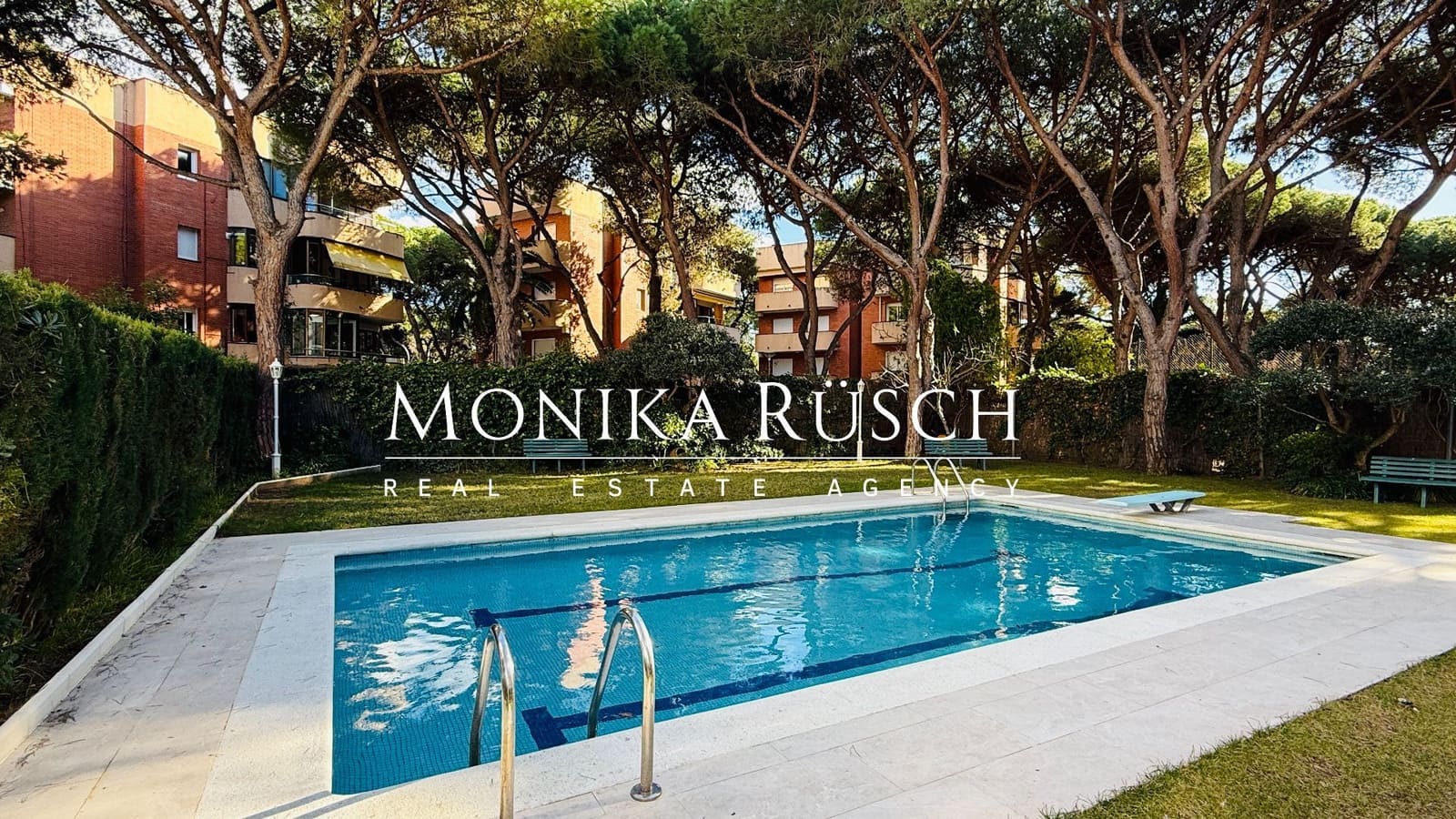 5 quarto Moradia para venda em Gava com piscina garagem - 1 390 000 € (Ref: 9694670)