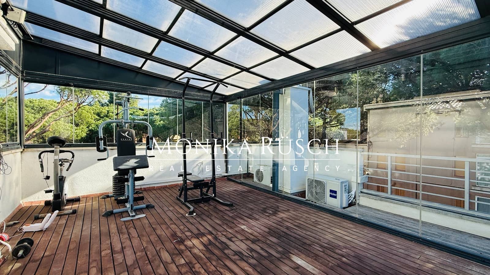 5 quarto Moradia para venda em Gava com piscina garagem - 1 390 000 € (Ref: 9694670)