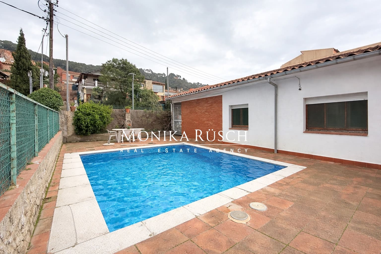 4 bedroom Villa for sale in Palleja with pool garage - € 640,000 (Ref: 9698110)