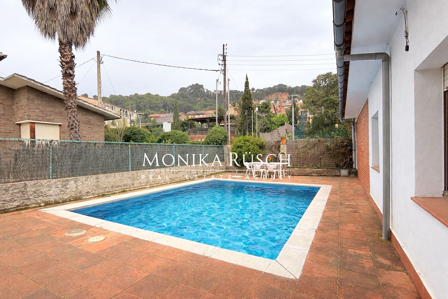 4 bedroom Villa for sale in Palleja with pool garage - € 640,000 (Ref: 9698110)
