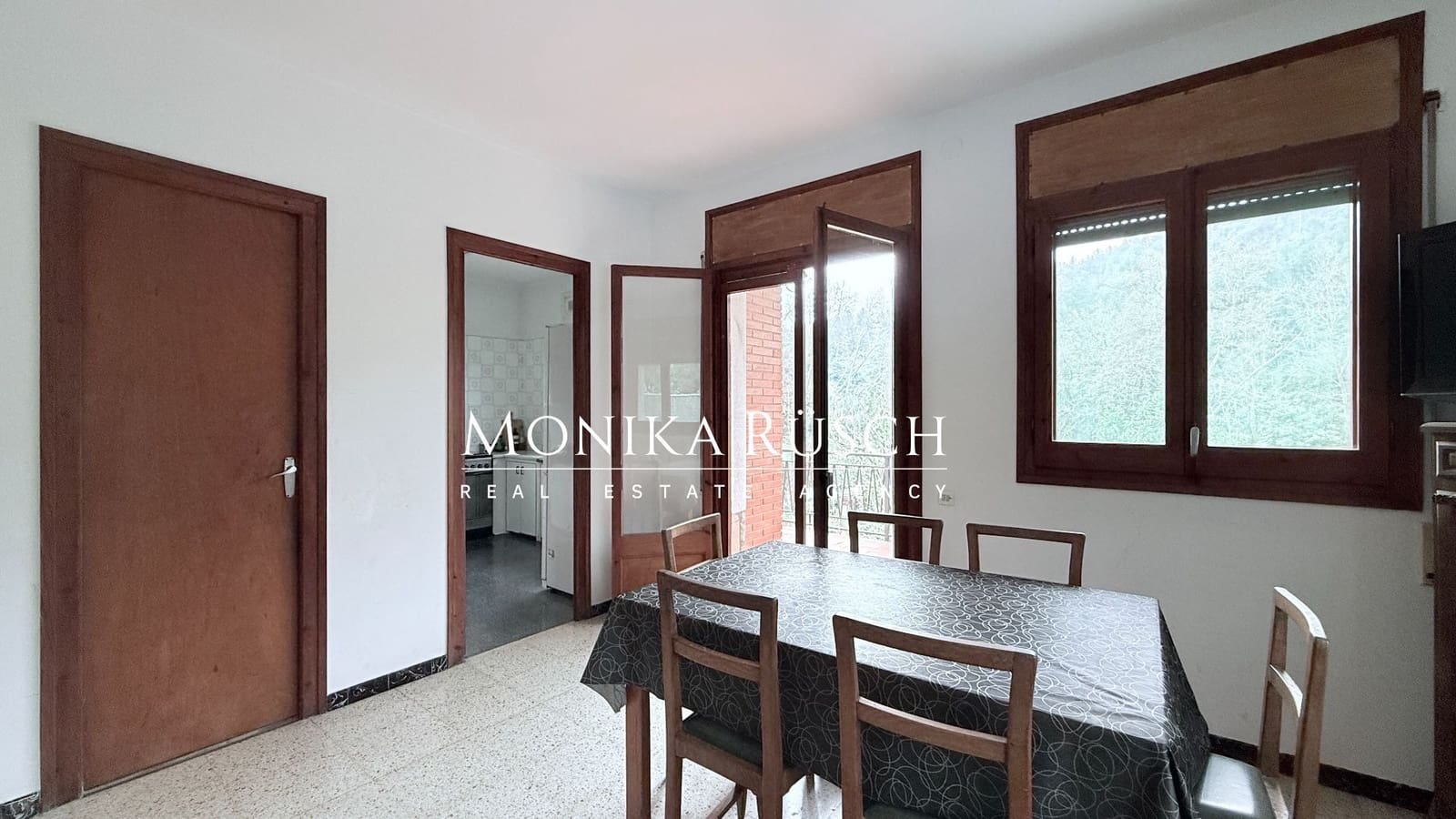 4 bedroom Villa for sale in Palleja with pool garage - € 640,000 (Ref: 9698110)