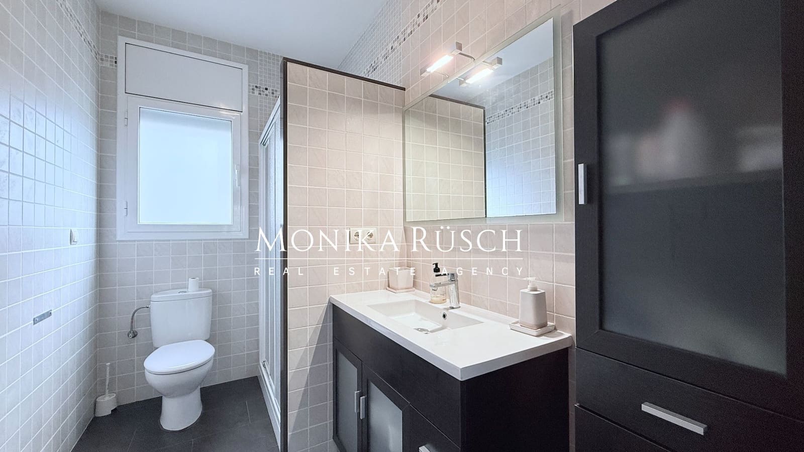 4 bedroom Villa for sale in Palleja with pool garage - € 640,000 (Ref: 9698110)