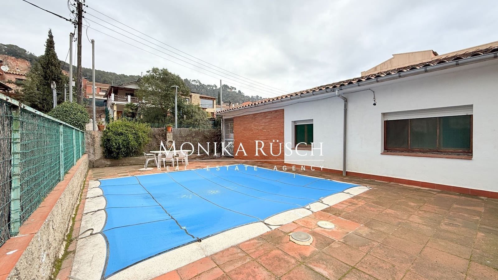 4 bedroom Villa for sale in Palleja with pool garage - € 640,000 (Ref: 9698110)