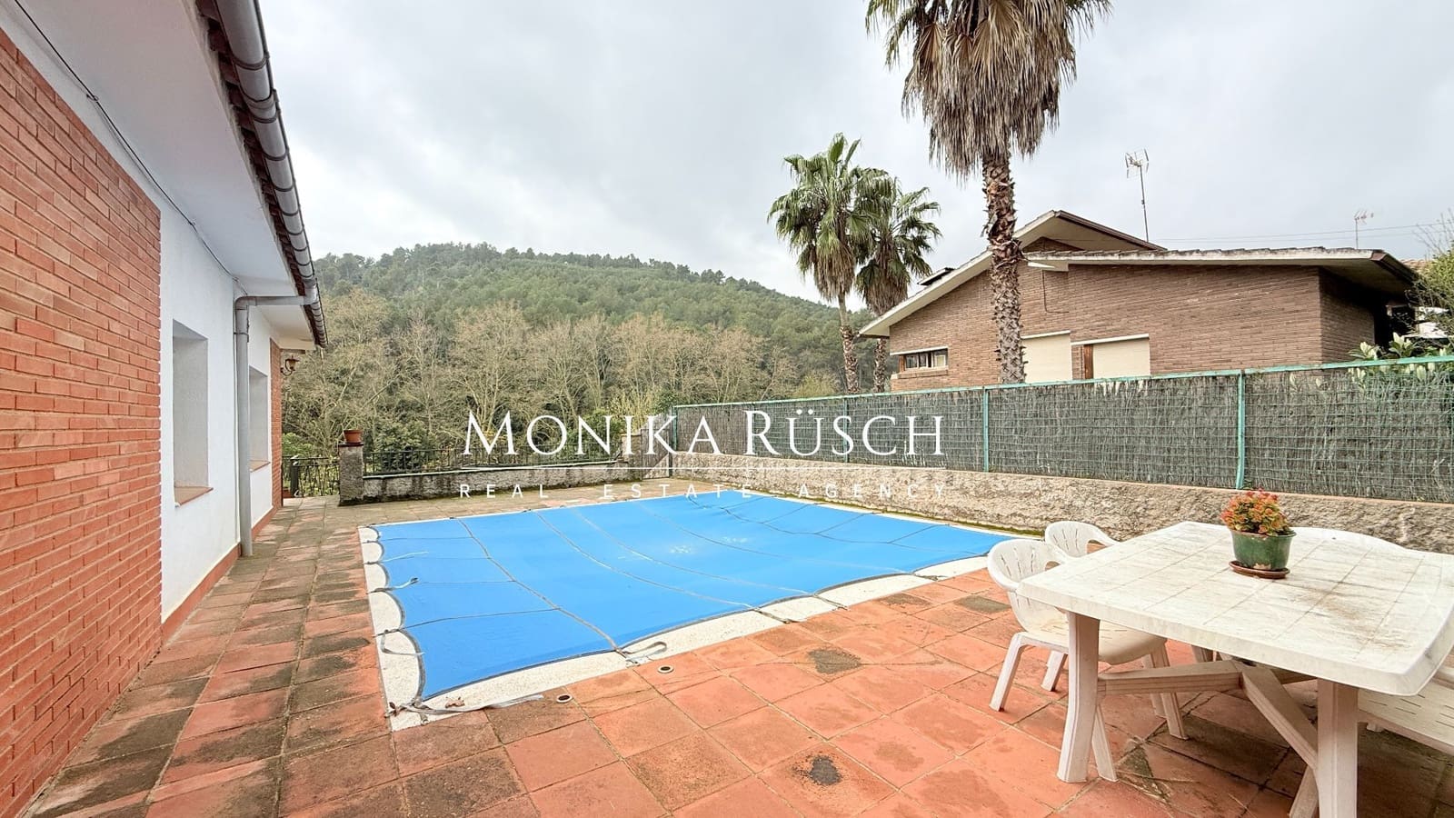 4 bedroom Villa for sale in Palleja with pool garage - € 640,000 (Ref: 9698110)