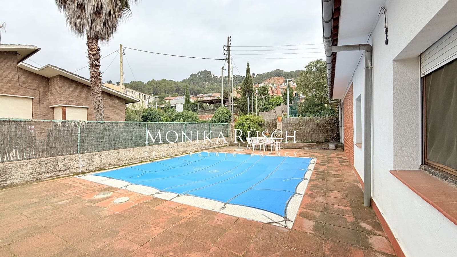 4 bedroom Villa for sale in Palleja with pool garage - € 640,000 (Ref: 9698110)