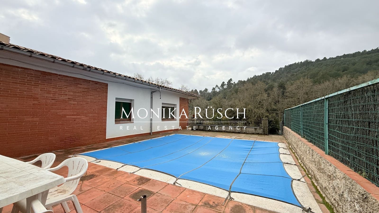 4 bedroom Villa for sale in Palleja with pool garage - € 640,000 (Ref: 9698110)