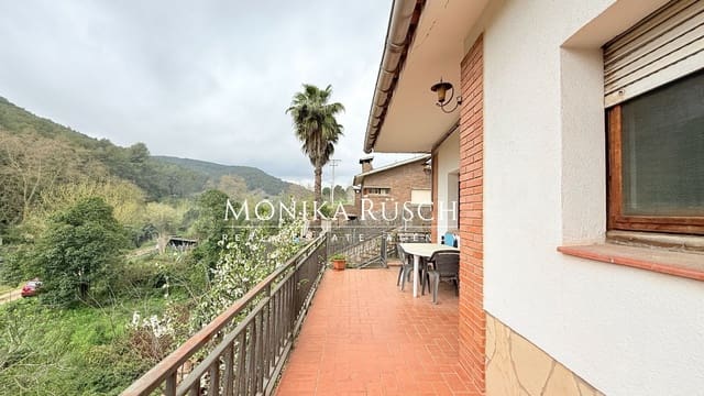 Chalet de 4 habitaciones en Pallejà en venta con piscina garaje - 640.000 € (Ref: 9698110)