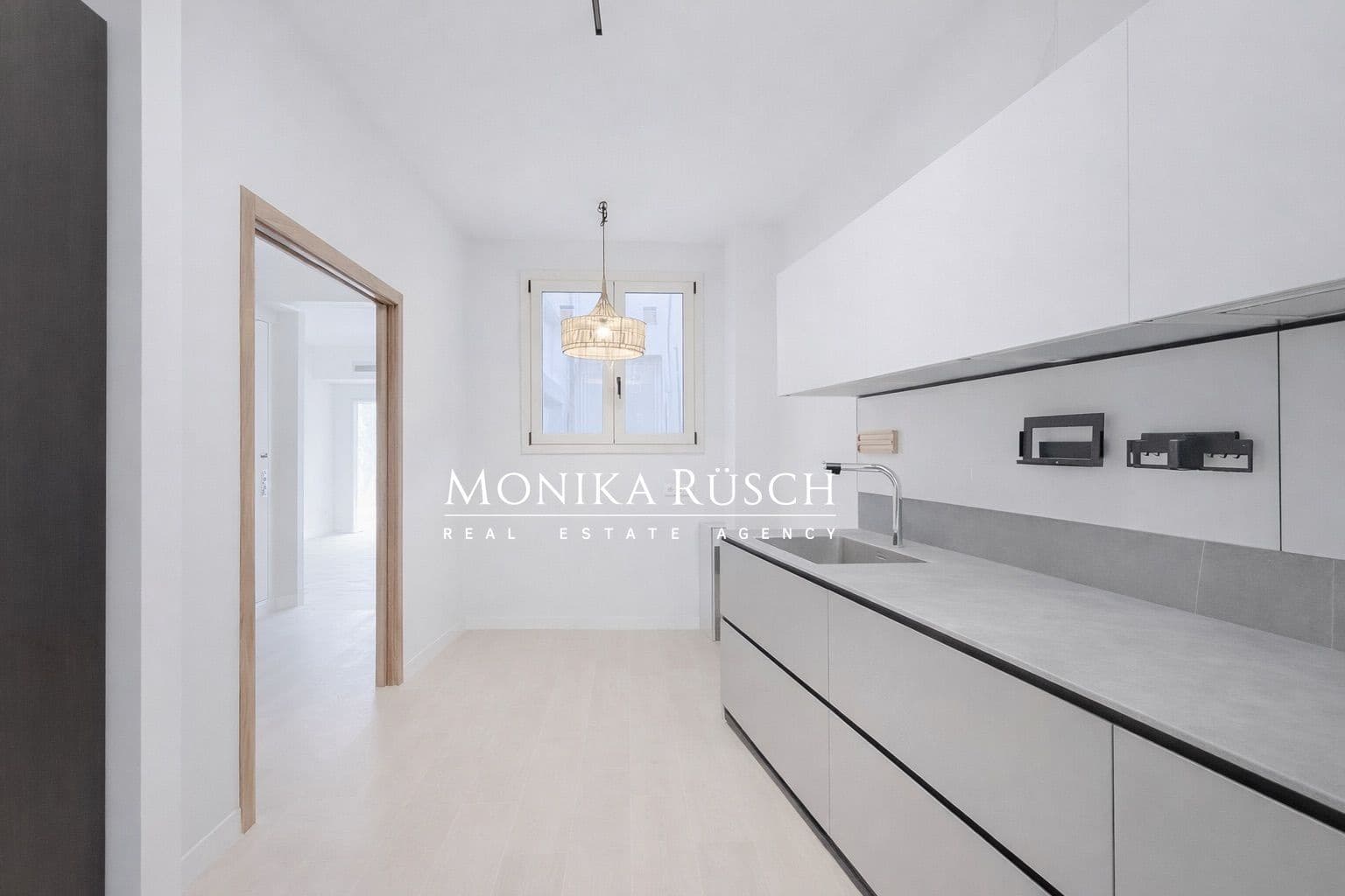 4 bedroom Flat for rent in Barcelona city - € 6,400 (Ref: 9700405)