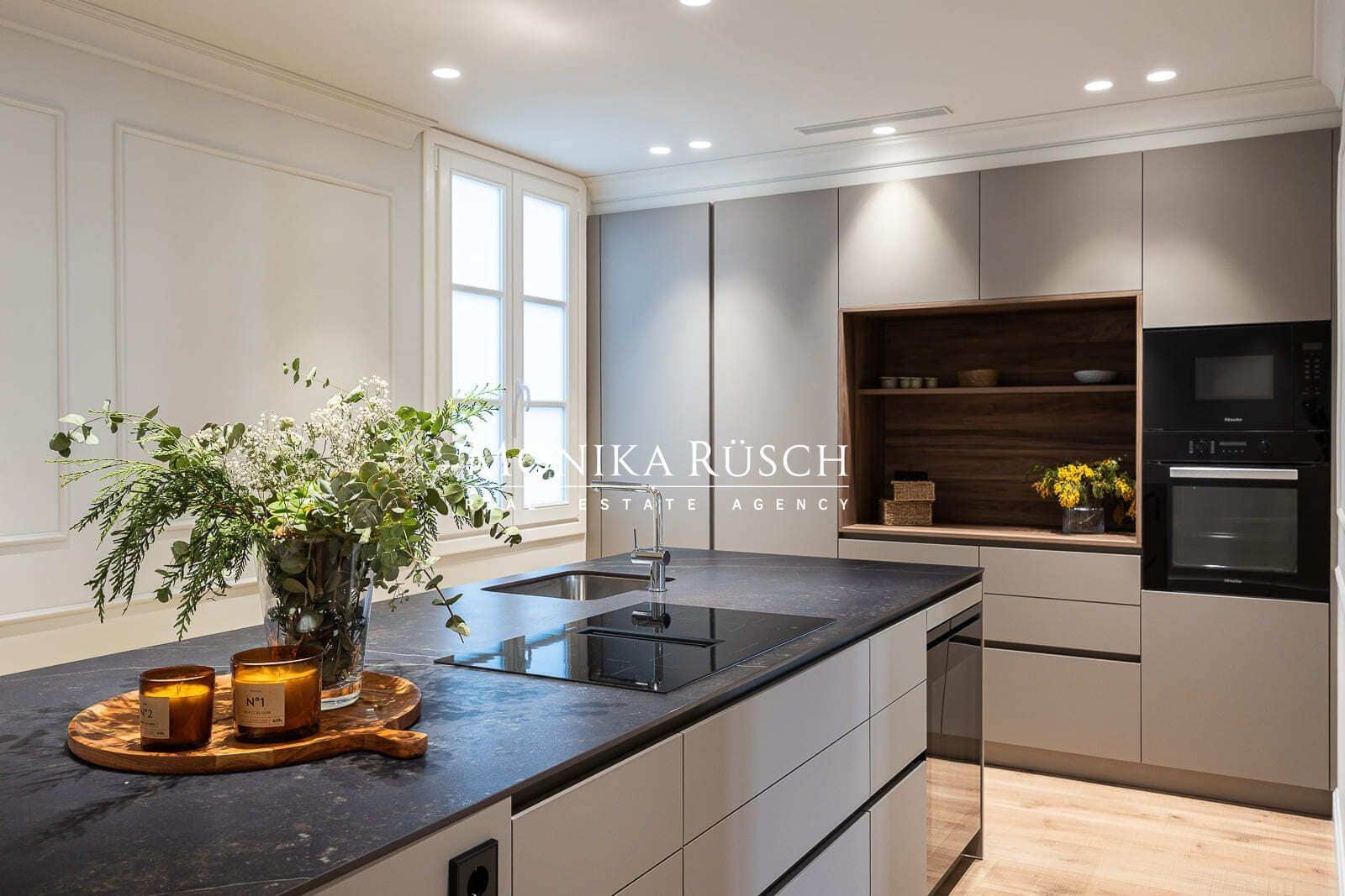 4 bedroom Flat for sale in Barcelona city - € 1,790,000 (Ref: 9714475)