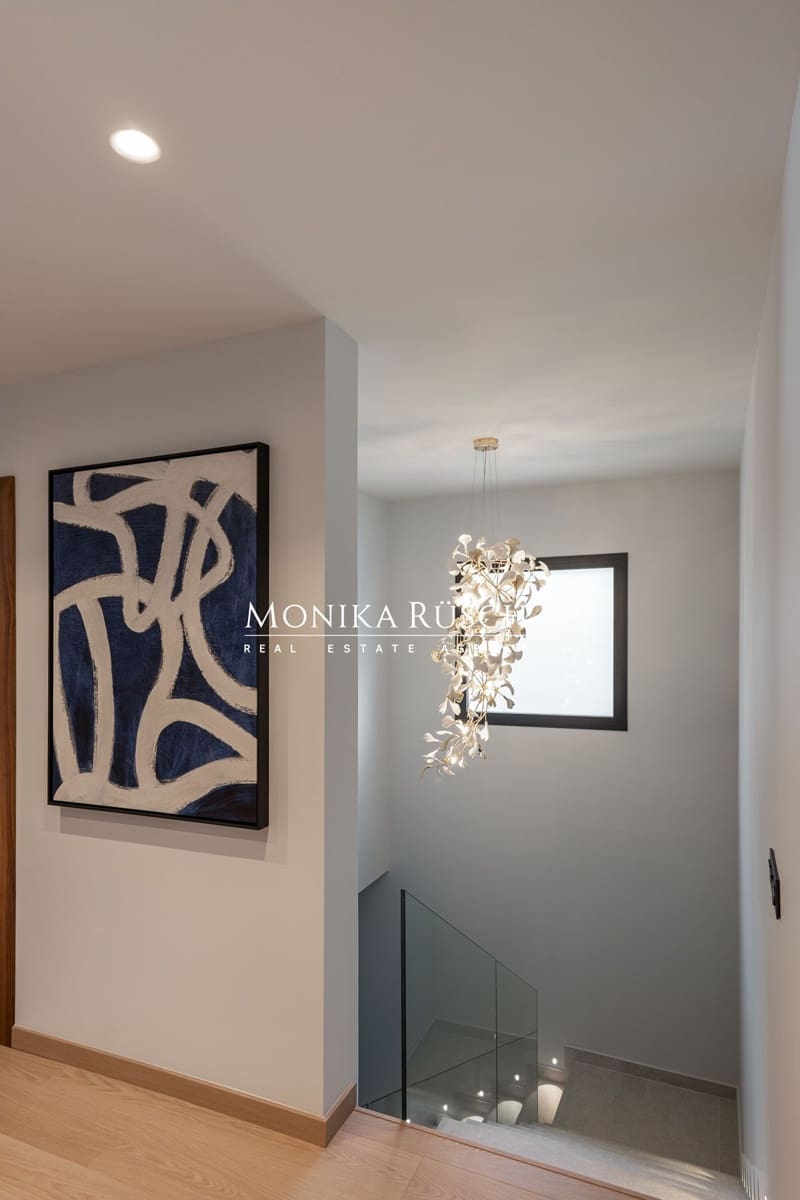 5 bedroom Villa for sale in Castelldefels with pool garage - € 2,420,000 (Ref: 9721070)