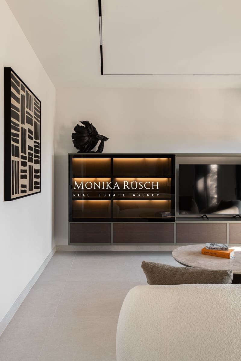 5 bedroom Villa for sale in Castelldefels with pool garage - € 2,420,000 (Ref: 9721070)