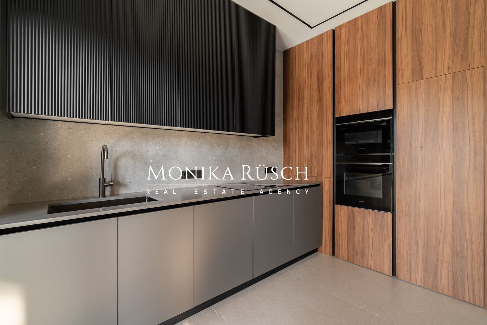 5 bedroom Villa for sale in Castelldefels with pool garage - € 2,420,000 (Ref: 9721070)