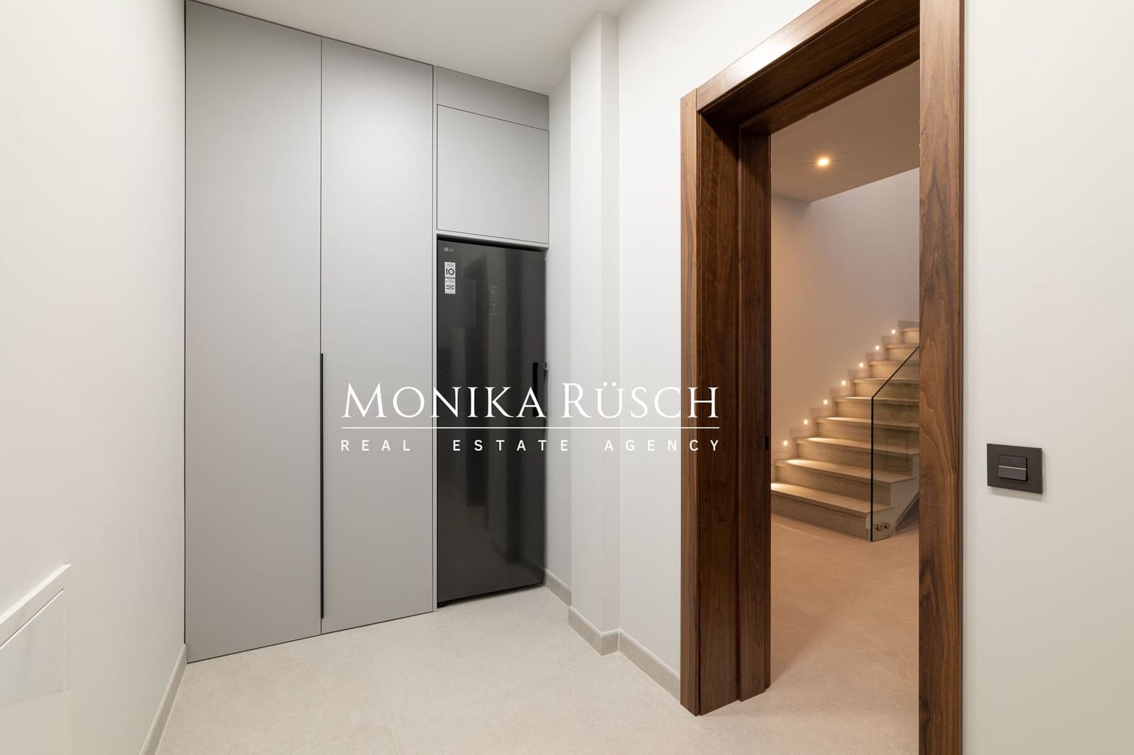 5 bedroom Villa for sale in Castelldefels with pool garage - € 2,420,000 (Ref: 9721070)