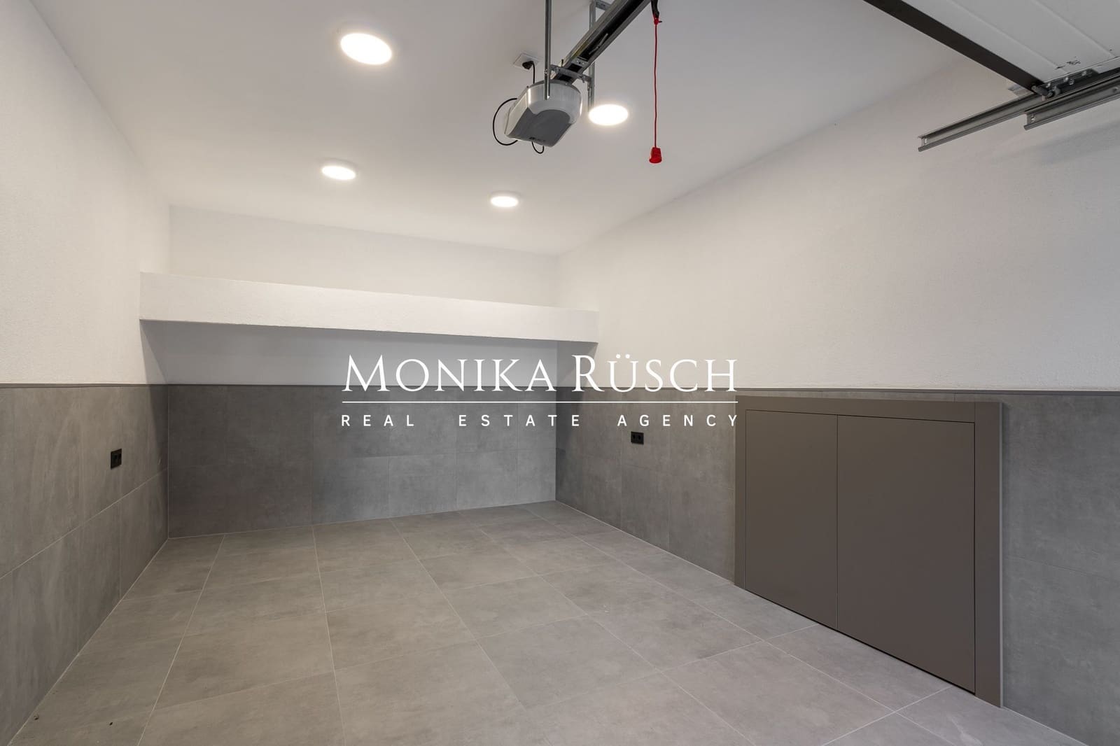 5 bedroom Villa for sale in Castelldefels with pool garage - € 2,420,000 (Ref: 9721070)