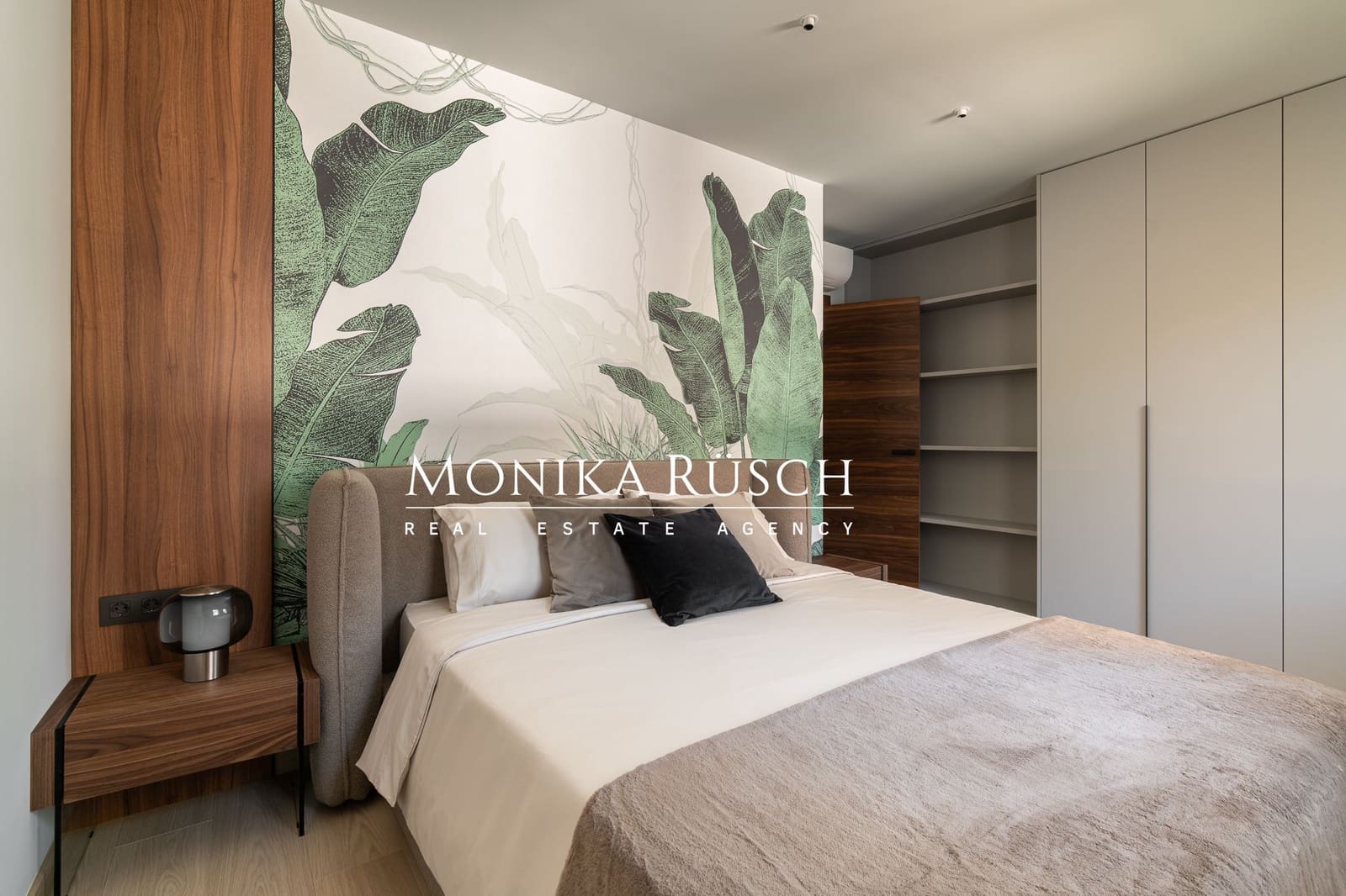 5 bedroom Villa for sale in Castelldefels with pool garage - € 2,420,000 (Ref: 9721070)