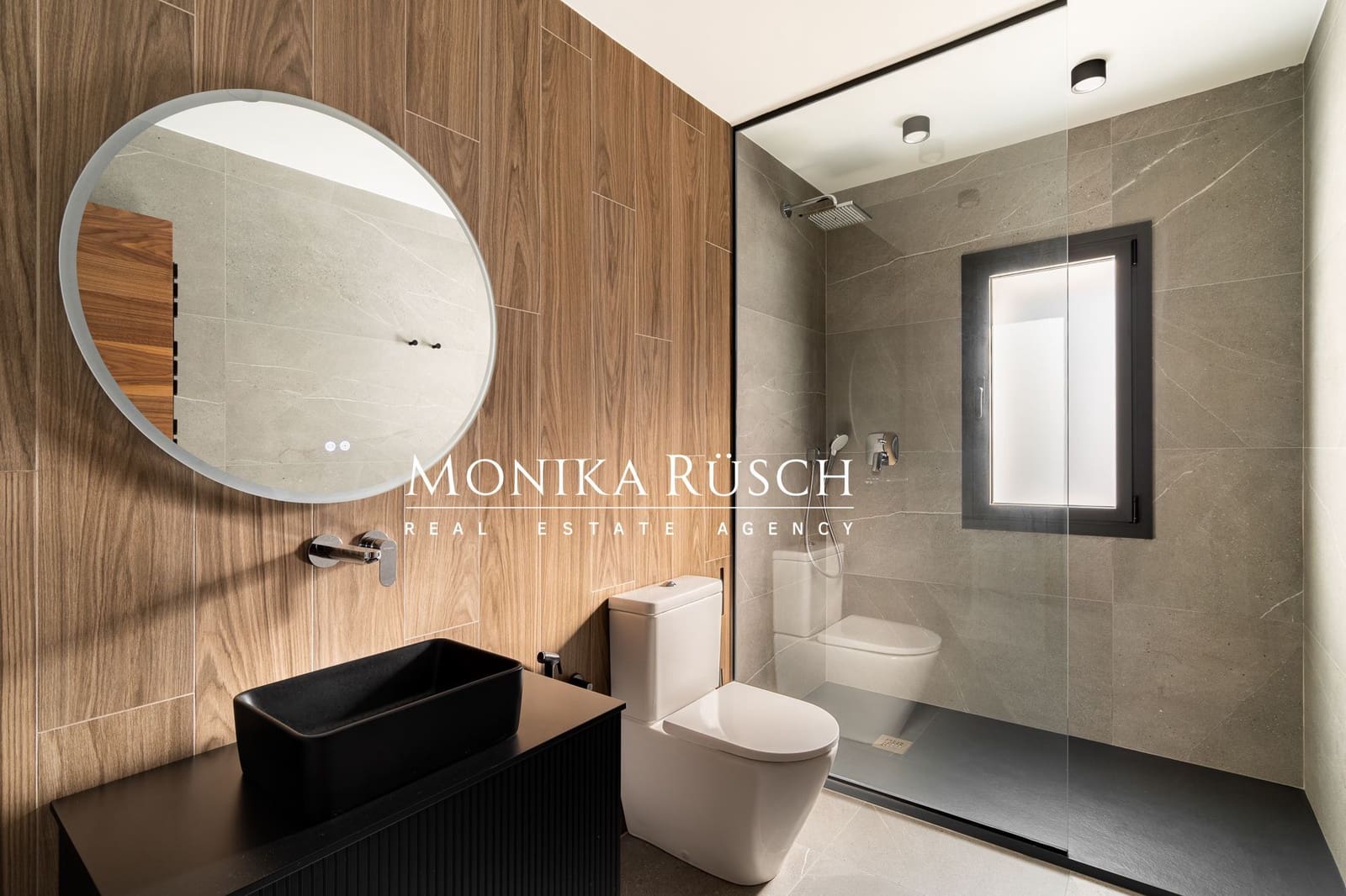 5 bedroom Villa for sale in Castelldefels with pool garage - € 2,420,000 (Ref: 9721070)