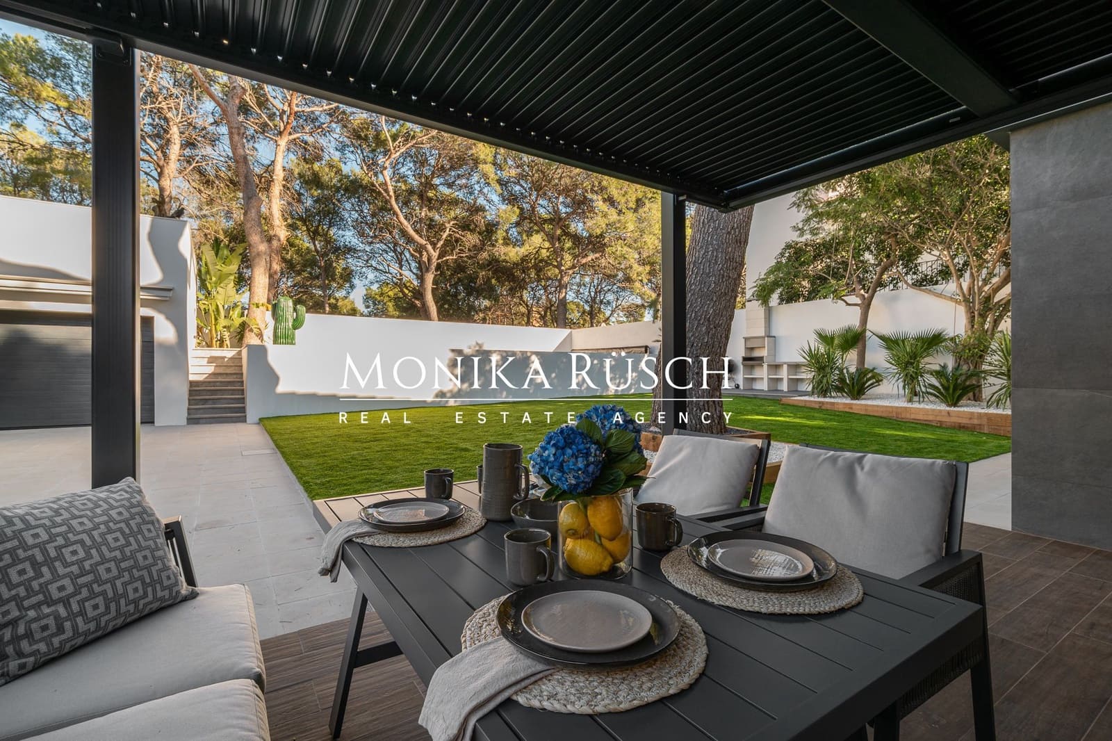 5 bedroom Villa for sale in Castelldefels with pool garage - € 2,420,000 (Ref: 9721070)