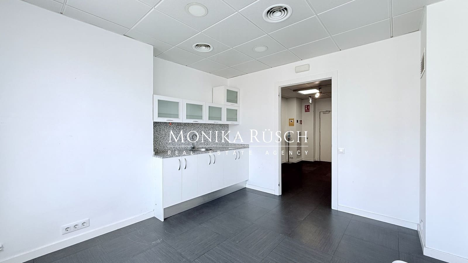 Office for rent in Barcelona city with garage - € 7,525 (Ref: 9726312)