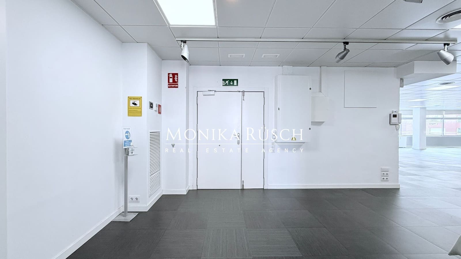 Office for rent in Barcelona city with garage - € 7,525 (Ref: 9726312)