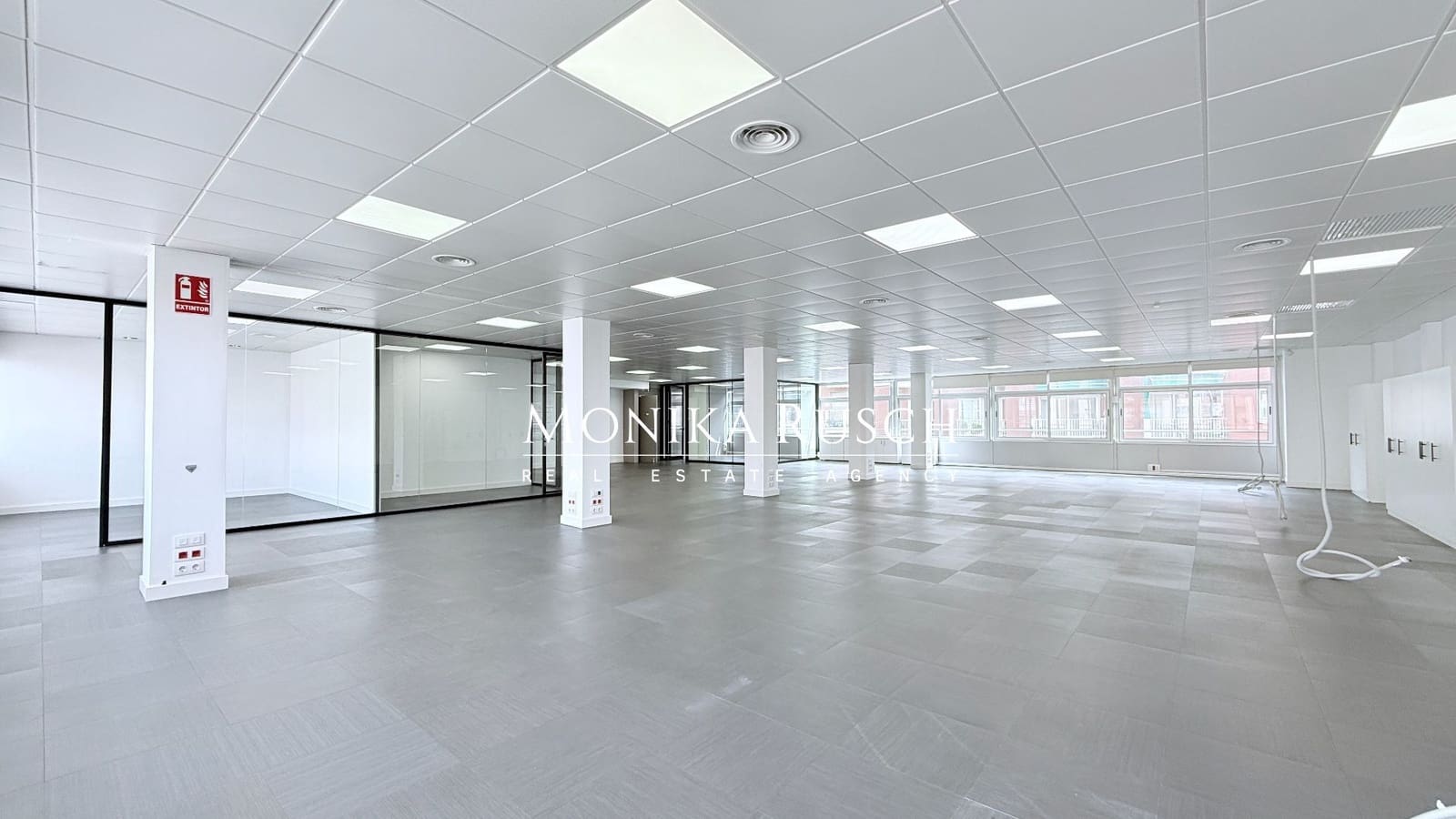 Office for rent in Barcelona city with garage - € 7,525 (Ref: 9726312)