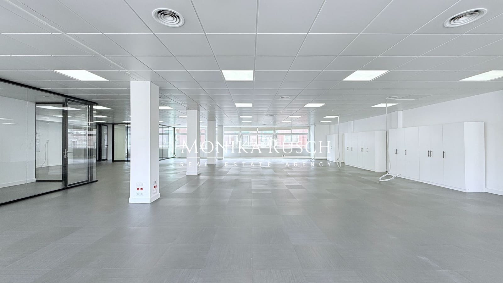 Office for rent in Barcelona city with garage - € 7,525 (Ref: 9726312)