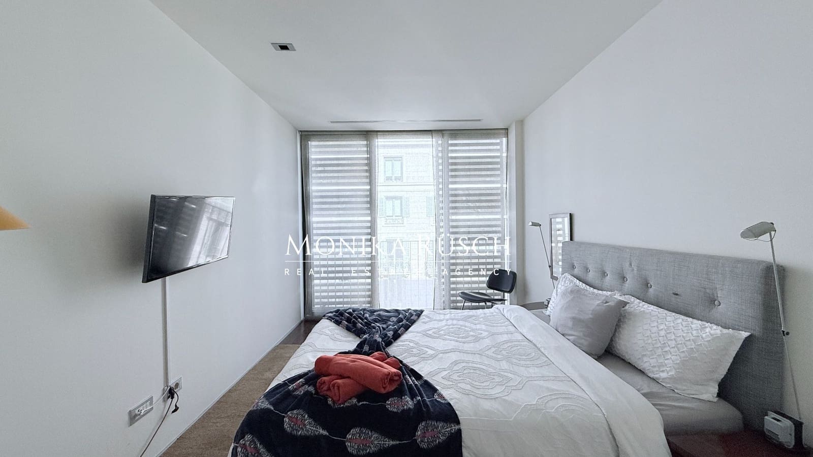 2 bedroom Flat for sale in Barcelona city with garage - € 950,000 (Ref: 9735149)