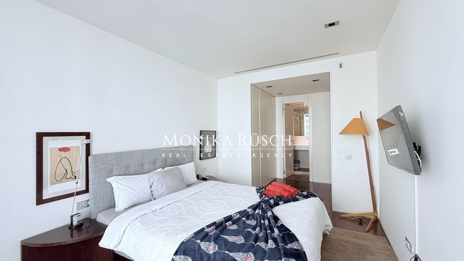 2 bedroom Flat for sale in Barcelona city with garage - € 950,000 (Ref: 9735149)