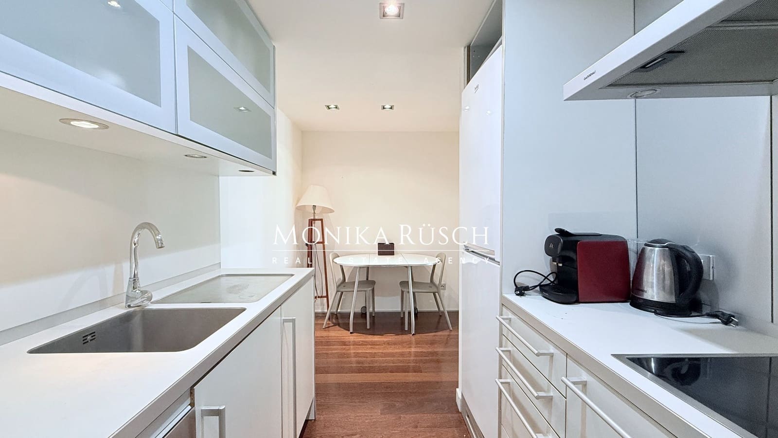 2 bedroom Flat for sale in Barcelona city with garage - € 950,000 (Ref: 9735149)