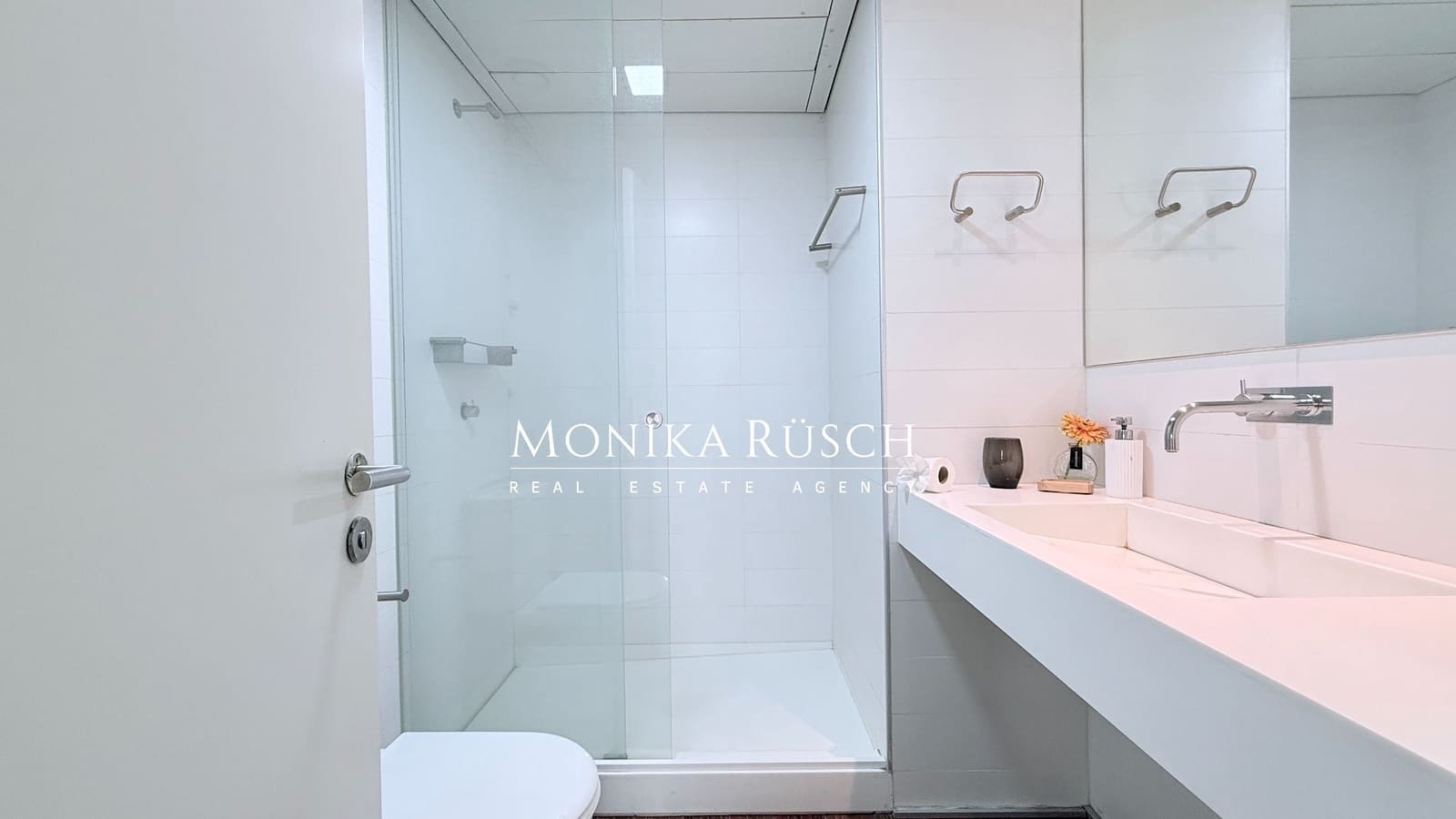 2 bedroom Flat for sale in Barcelona city with garage - € 950,000 (Ref: 9735149)