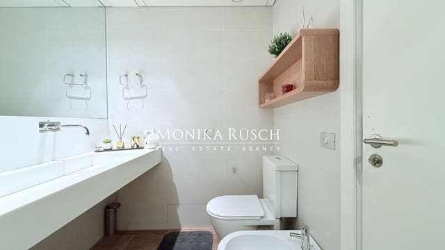 2 makuuhuone Asunto myytävänä paikassa Barcelona kaupunki mukana 
autotalli - 950 000 € (Ref: 9735149)