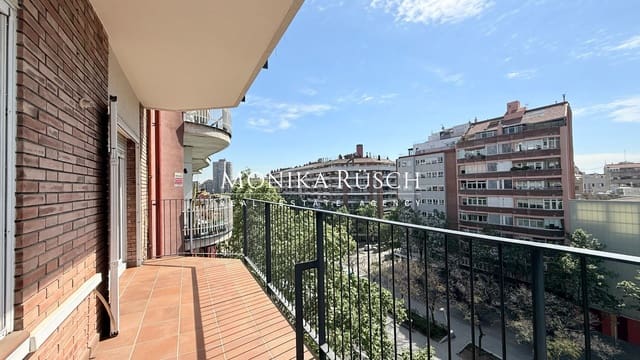 4 slaapkamer Flat te koop in Barcelona stad - € 550.000 (Ref: 9788132)