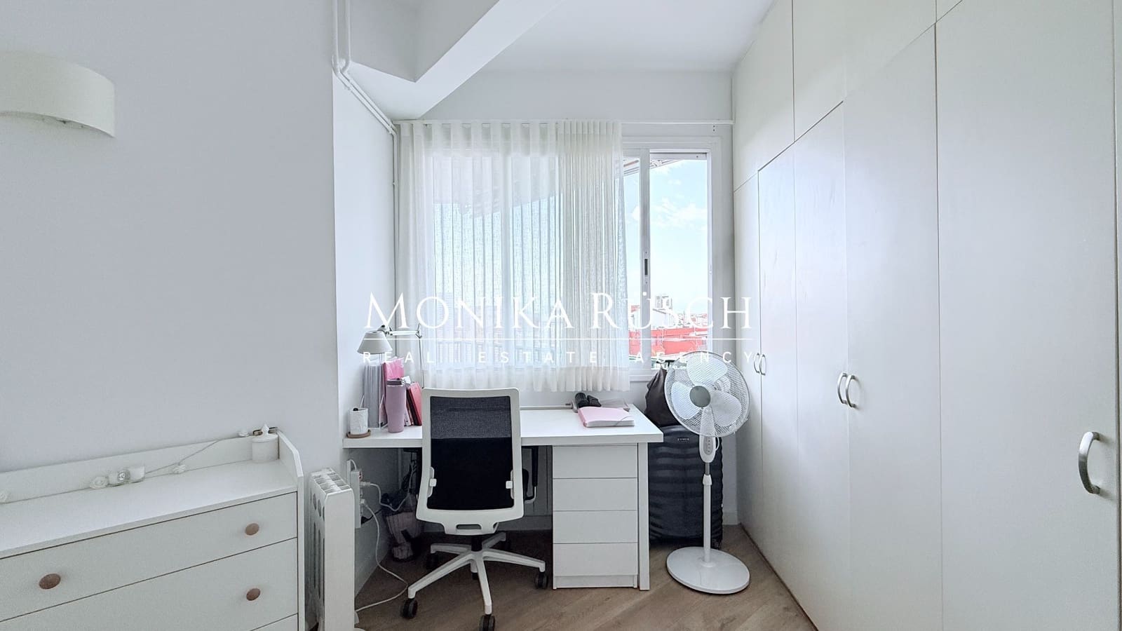 Piso de 2 habitaciones en Barcelona ciudad en alquiler con garaje - 2.140 € (Ref: 9824659)
