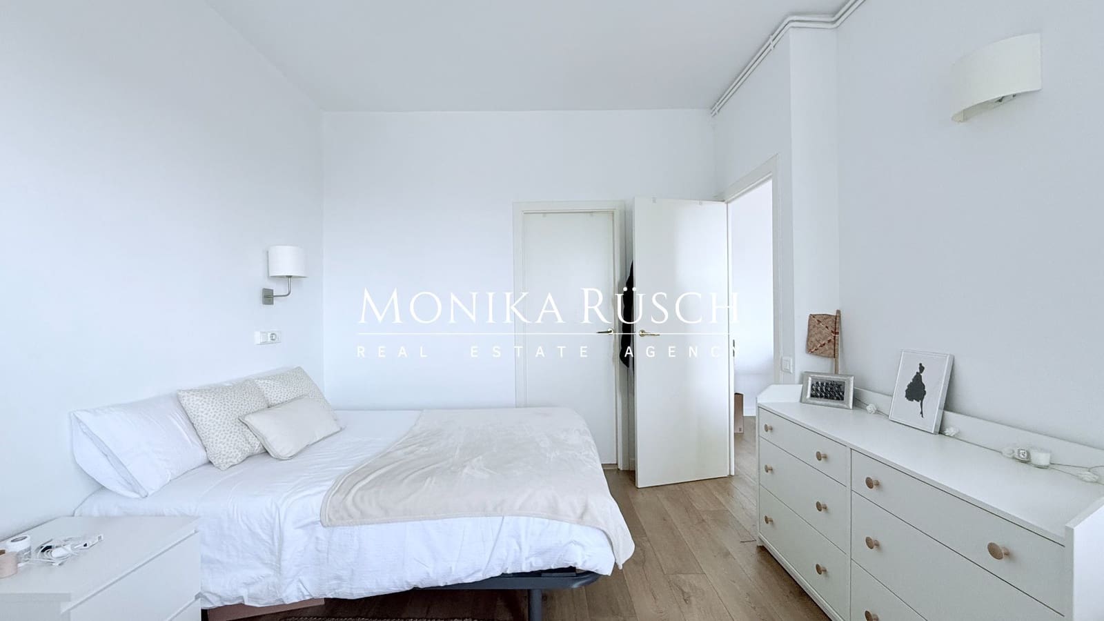 Piso de 2 habitaciones en Barcelona ciudad en alquiler con garaje - 2.140 € (Ref: 9824659)